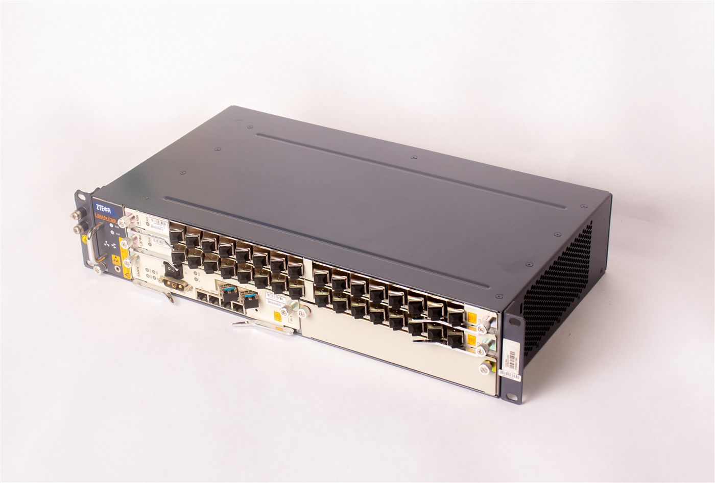 OLT ZTE ZXA10 C320 2 GTGH 32 Puertos