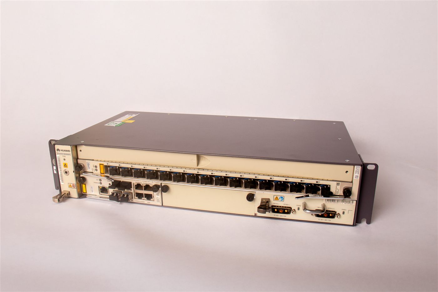 OLT Huawei SmartAX MA5608T 1 GPFD 16 Puertos C++